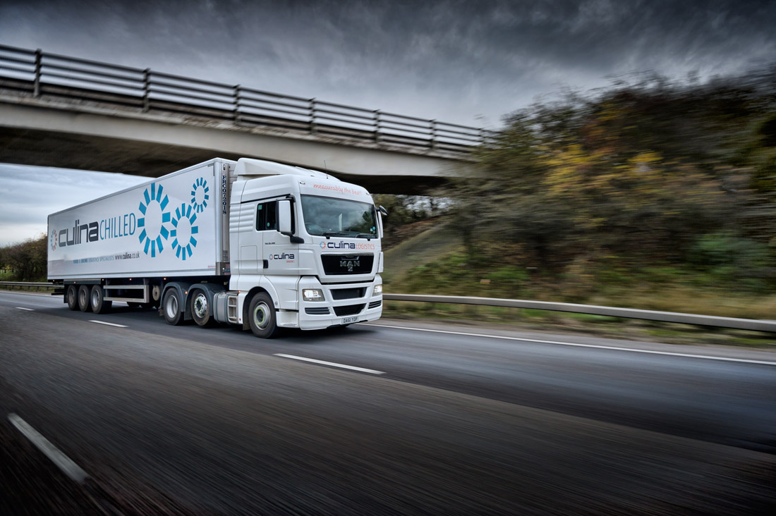 Automotive tracking photography of a lorry
